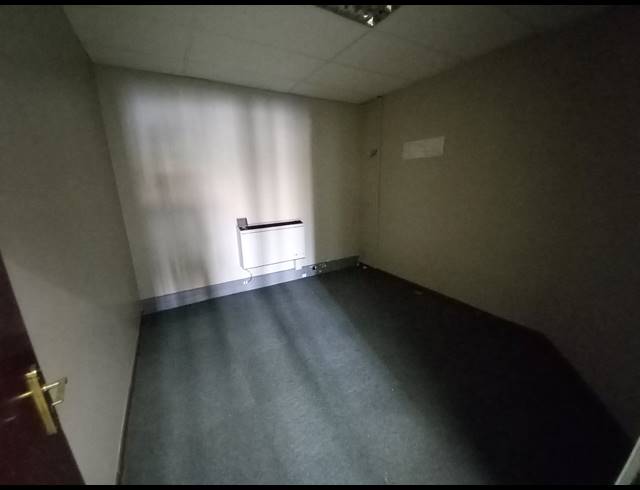 136M² OFFICE TO LET IN BRYANSTON